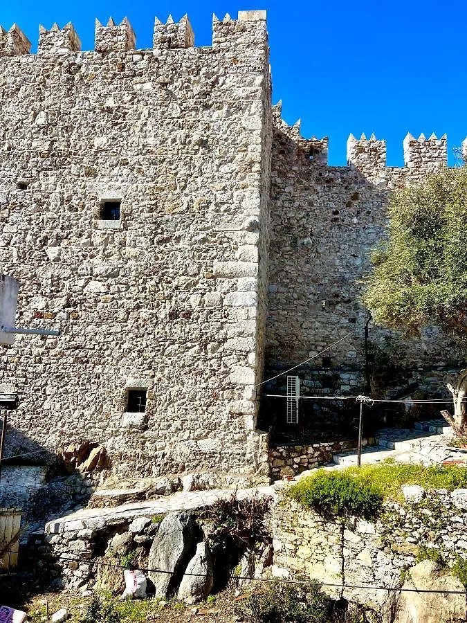 Πανσιόν Mustafa Tokalac Castle House Μαρμαρίς